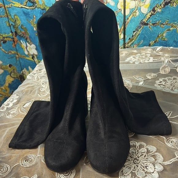 Zara Basic Collection, knee-high faux suede boots. - Picture 3 of 13